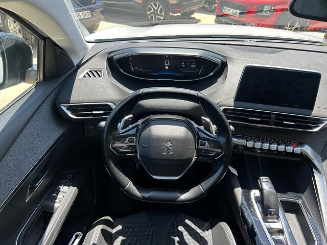 PEUGEOT 3008 ALLURE 1.2 E-THP AUTO SPANISH LHD IN SPAIN 77000 MILES SUPER 2019